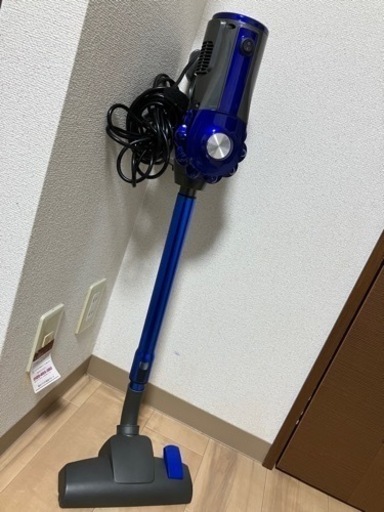 【受け渡し者決まりました】 elezon コード式サイクロン掃除機 E600