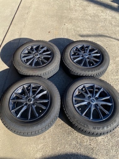 スタッドレスタイヤ　ブリヂストン 4本セット　175/70R 84Q
