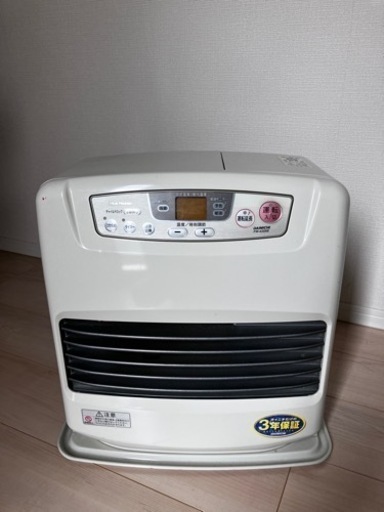 石油ファンヒーター＋灯油ポリタンク＋ポンプホルダー