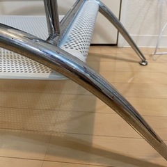 ガラスローテーブルの画像