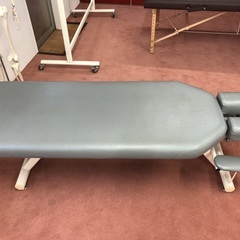 【美品】施術ベッド(腕置き台付き)