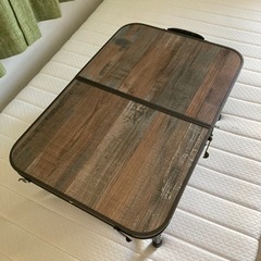 ポップアップテントとテーブル売ります。の画像