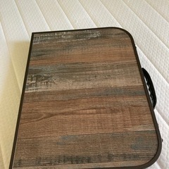 ポップアップテントとテーブル売ります。の画像
