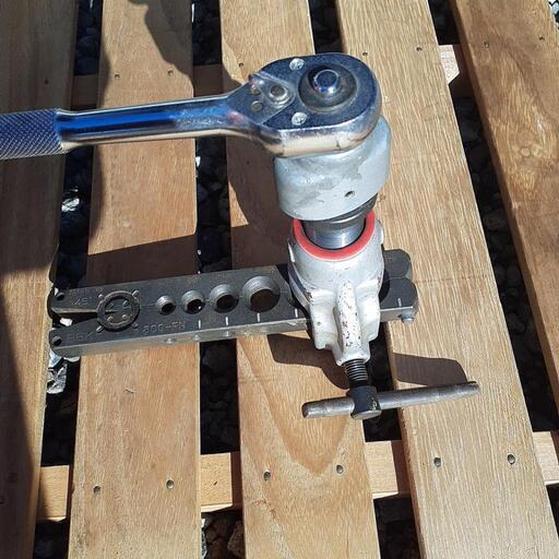 エアコンフレア加工用治具