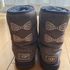 決まりました⭐️UGG アグ　ラインストーンリボン