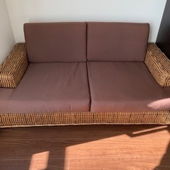 ラタンソファーの画像