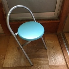 折りたたみ椅子　パイプ椅子