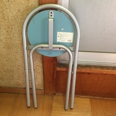 折りたたみ椅子　パイプ椅子の画像