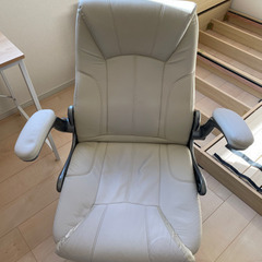 ゲーミングチェアの画像