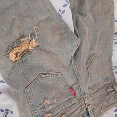 MOUSSYのダメージジーンズの画像