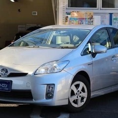 お財布に優しい低燃費！トヨタ　プリウス【自社ローンのオトロン】