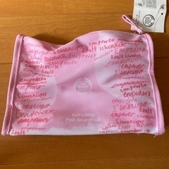 【新品未使用】THE BODYSHOPピンククレープフルーツポーチセットの画像