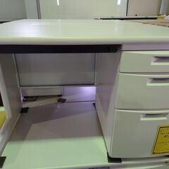 ｲﾄｰｷ ｵﾌｨｽﾃﾞｽｸ CZN-117CAB 鍵付き 