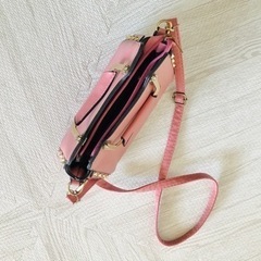 ショルダーバッグ　鞄　バッグ　ピンクの画像