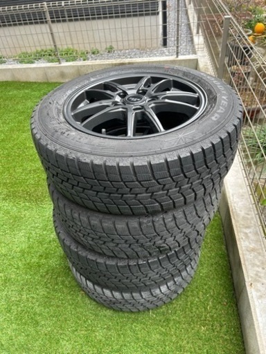スタッドレスタイヤ 205/60R16