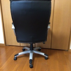 オフィス用椅子の画像