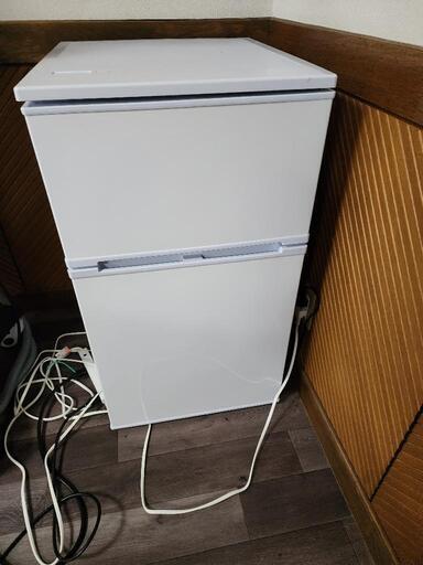 去年購入したばかりの白色冷蔵庫一人暮らし用