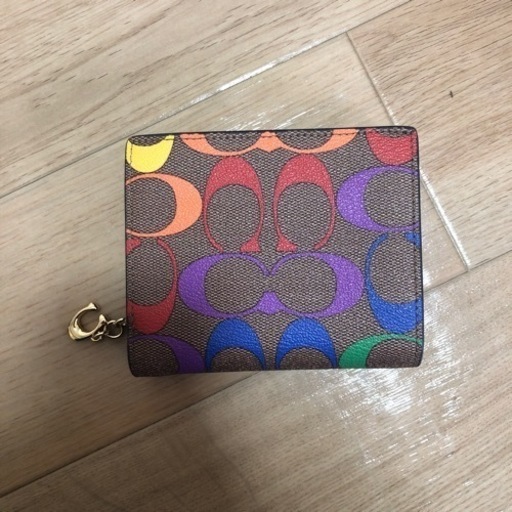 coach二つ折り財布です