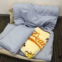 〇本日・明日引取希望！早めに取りに来てくれる方限定【2回のみ使用】掛け布団  枕 敷布団 おまけ毛布付き 寝具 シングルサイズ？ サイズ150×210㎝ (NF240127)294-253の画像