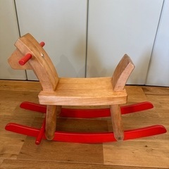 ユシラ社　木馬