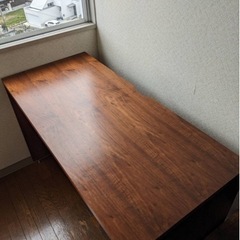 パソコン用のデスクです