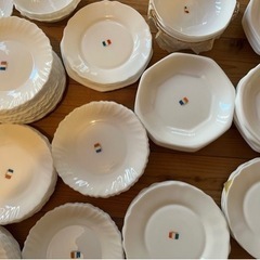 ヤマザキ春のパンまつり 白いお皿多数 1枚30円の画像