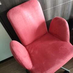 【無料】赤い椅子の画像