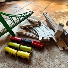 イケヤの木の車とレールセット