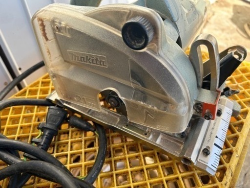 makita ミゾキリ ブレーキ付き3004A 切断機 溝切り 電動工具 大工道具　小穴カッター　電動カッター　丸鋸　マキタ　