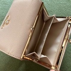 ☆決定　ベージュ　合成皮革　財布の画像