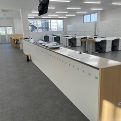 オフィス家具　設備作業の画像