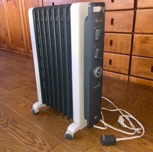 DeLonghi ヴェルティカルド オイルヒーター RHJ21F0812-GY