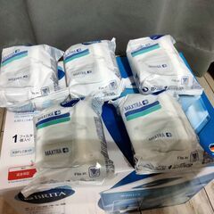 【新品】【さらに値下げ！】ブリタ 浄水器 4.85L　フィルター５個おまけ付の画像