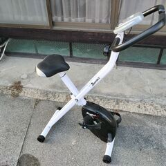 折りたたみ式フィットネスバイクの画像