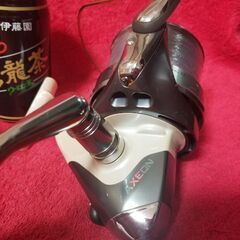 大型スピニングリール　Okuma  axeon  中古品　スプール予備✖️1の画像