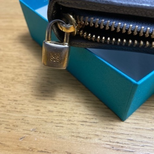 Loewe長財布