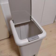 2WAYペダルペール ゴミ箱 20L ホワイト/グレーの画像
