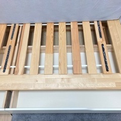 0円【IKEA】ベットフレーム（MANDAL）の画像