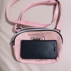 puma プーマ　ショルダバッグ　ピンク　軽量　ミニバッグの画像