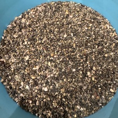 大磯砂利バケツ一杯　さしあげますの画像