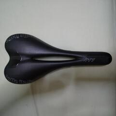 selle  italia    H1   サドル