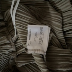 プリーツパンツの画像