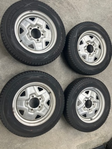 ジムニ　スタッドレスタイヤセット　ダンロップ　WINTERMAXX　SJ8+　175/80R16　2021年製　タイヤバリ溝