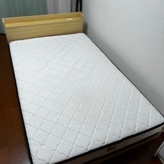 セミダブルベッドの画像