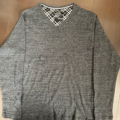 薄い長袖です