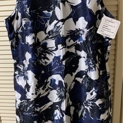 [値下げしました]新品☆花柄ワンピース