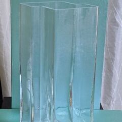 ガラスの花瓶  大の画像