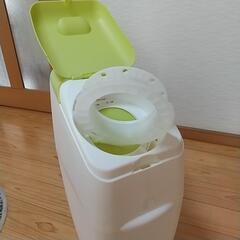 アップリカ おむつ用ゴミ箱の画像