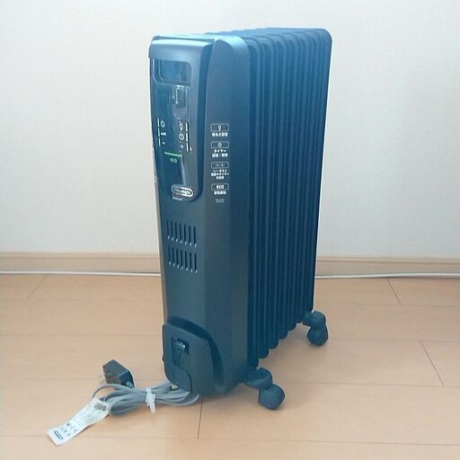 乾燥しない！ホコリがでない！デロンギオイルヒーター　KHD410812-PB デジタルラディアントサーマルカットフィン8枚 【8~10畳用】安全設計 ゼロ風暖房