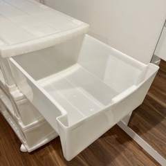 白い3段引き出収納キャスター付きの画像